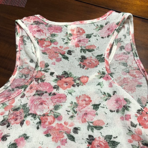 Floral tank top. - Picture 4 of 4